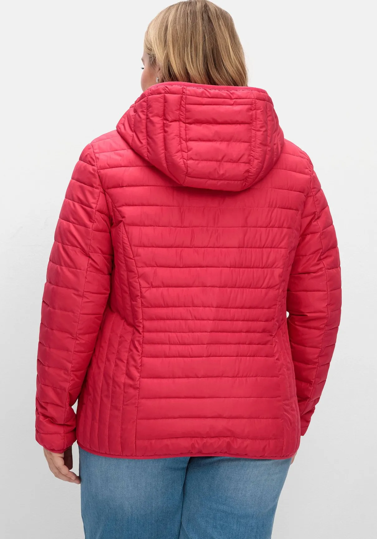 Leichte Steppjacke mit abnehmbarer Kapuze