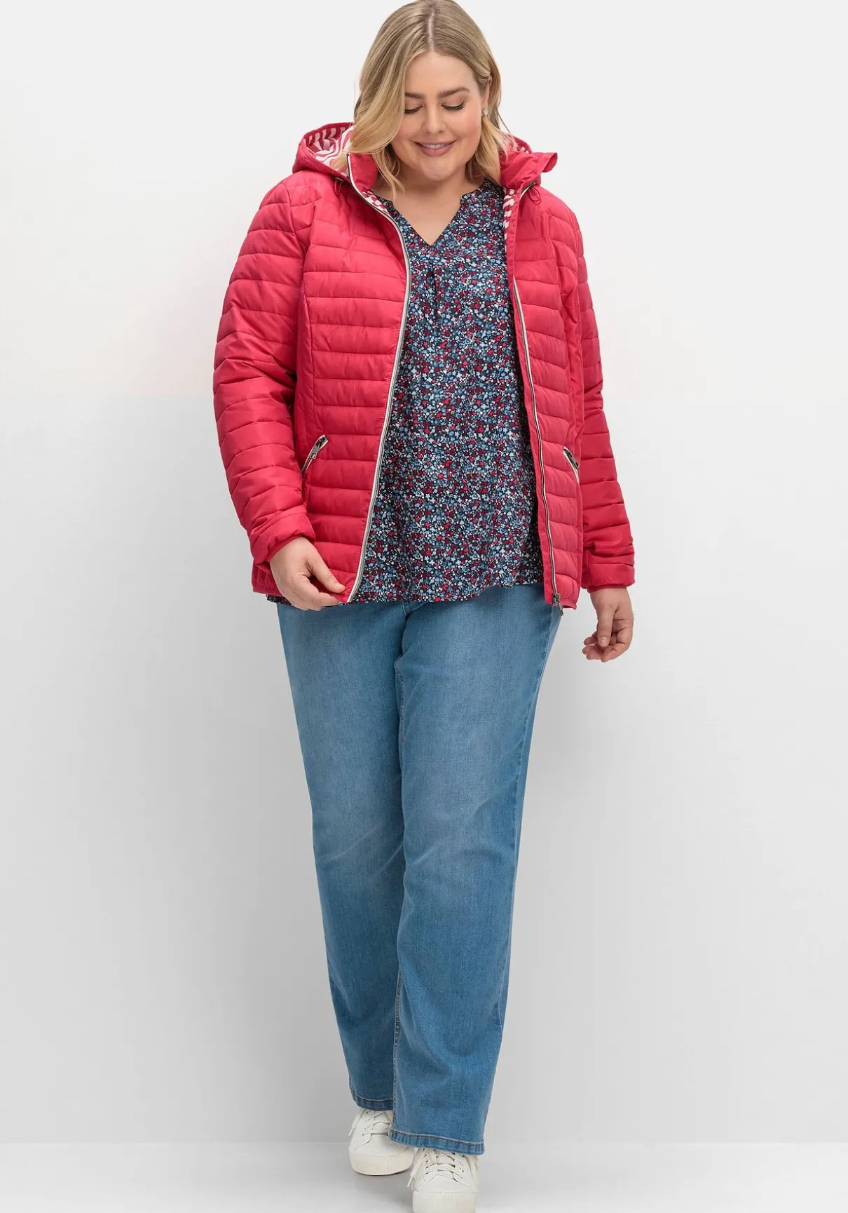 Leichte Steppjacke mit abnehmbarer Kapuze