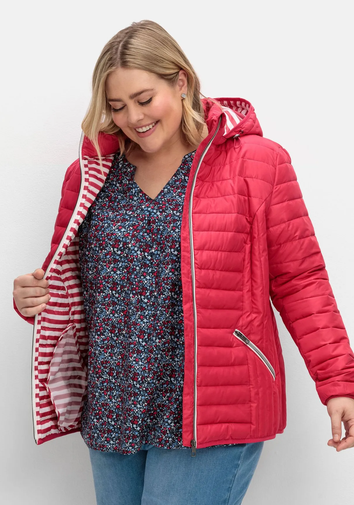 Leichte Steppjacke mit abnehmbarer Kapuze