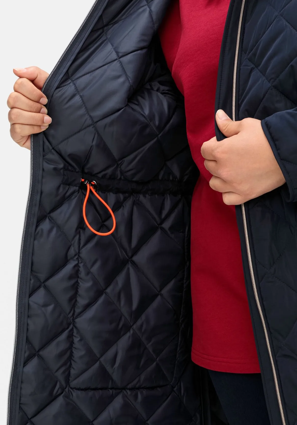 Leichter Steppmantel mit Kapuze