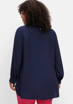 Longbluse mit tonigen Stickereien