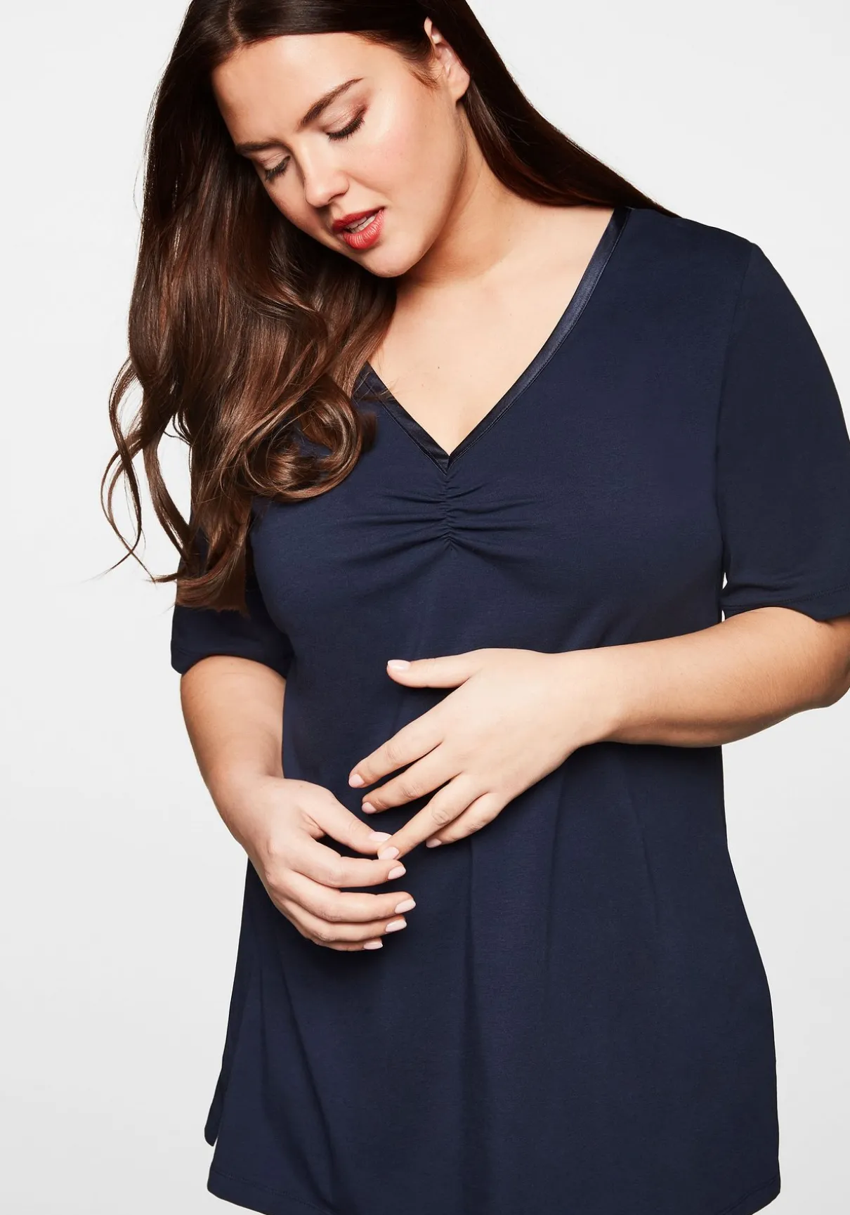 Longshirt in A-Linie mit Raffung am V-Ausschnitt