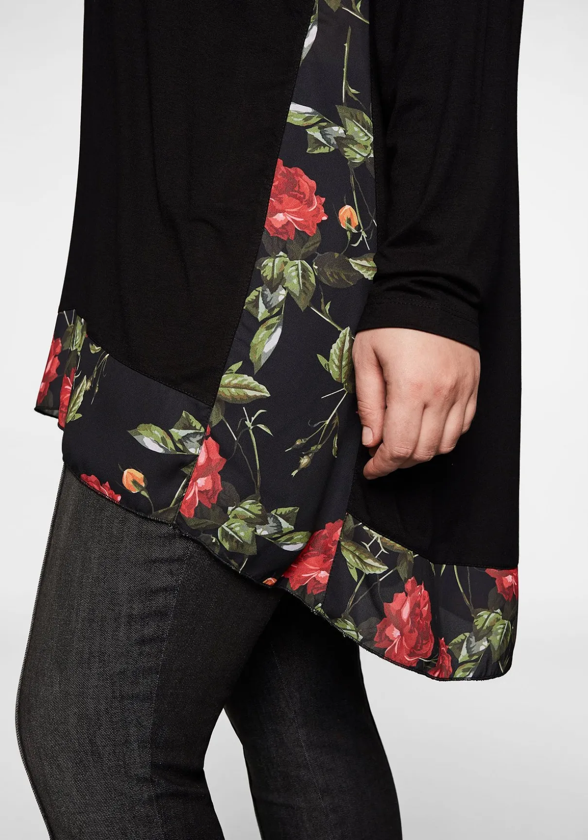Longshirt mit floral bedruckten Einsätzen