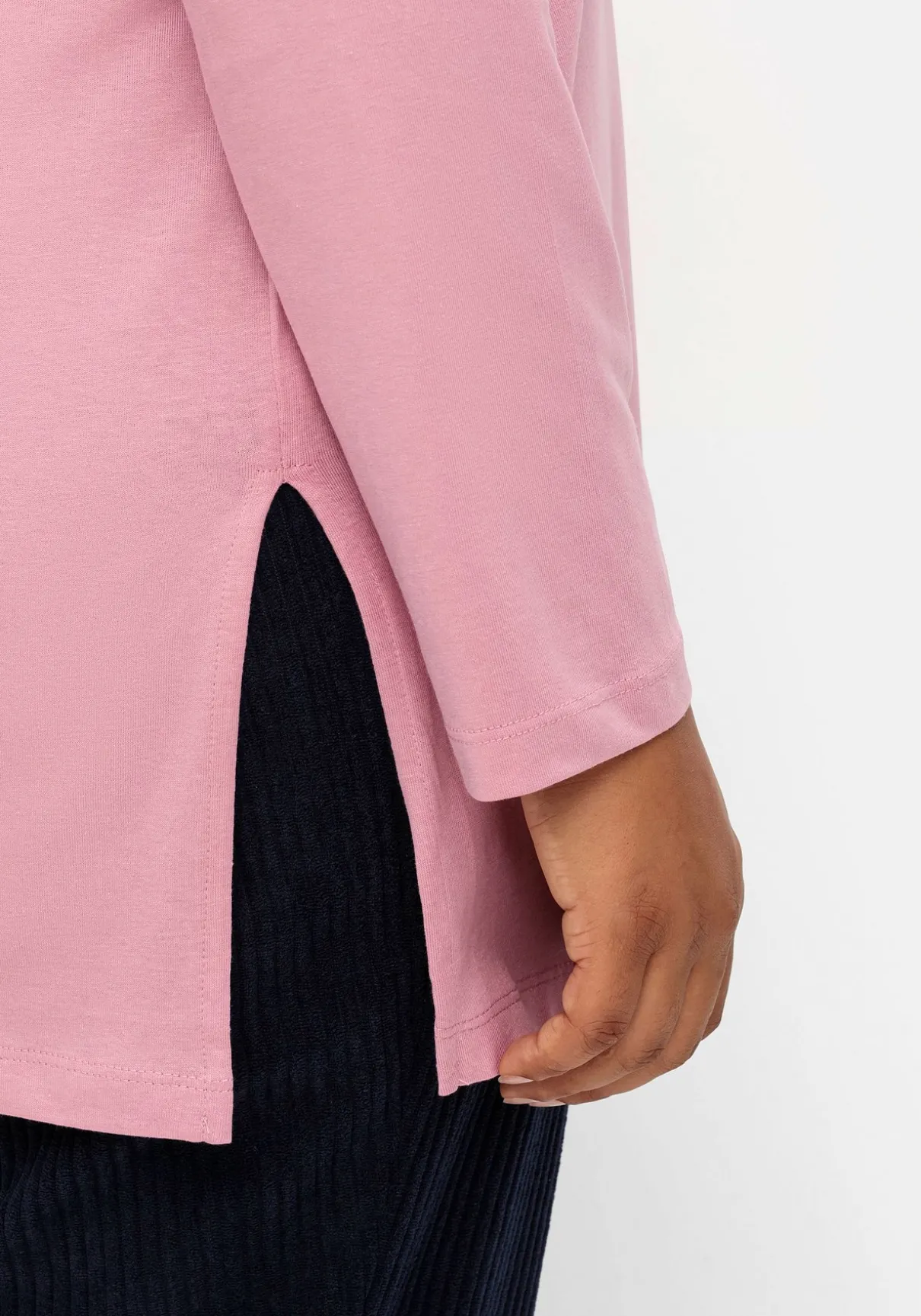 Longshirt mit hohen Seitenschlitzen