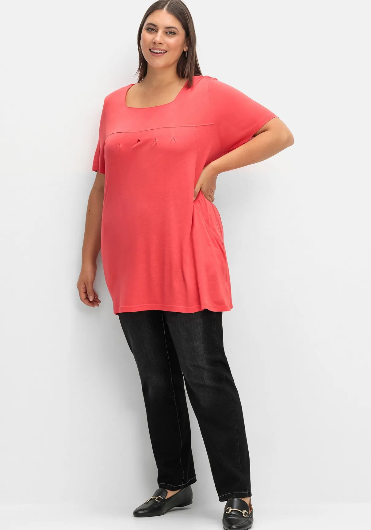 Longshirt mit Taschen und Karreeausschnitt