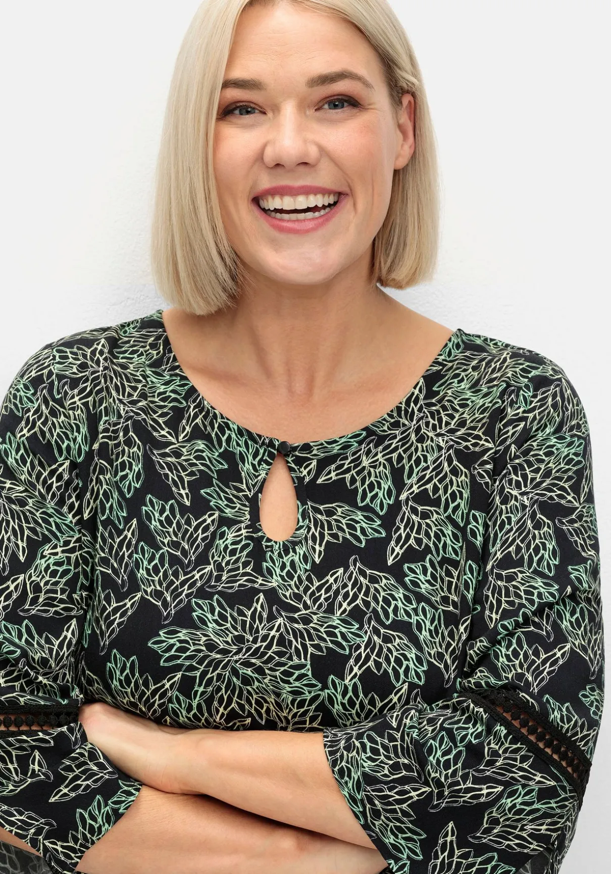 Longtunika mit floralem Print und Lochmusterdetails