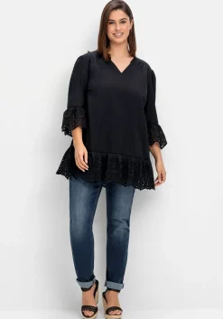 Longtunika mit Lochmusterdetails und Volantspitze