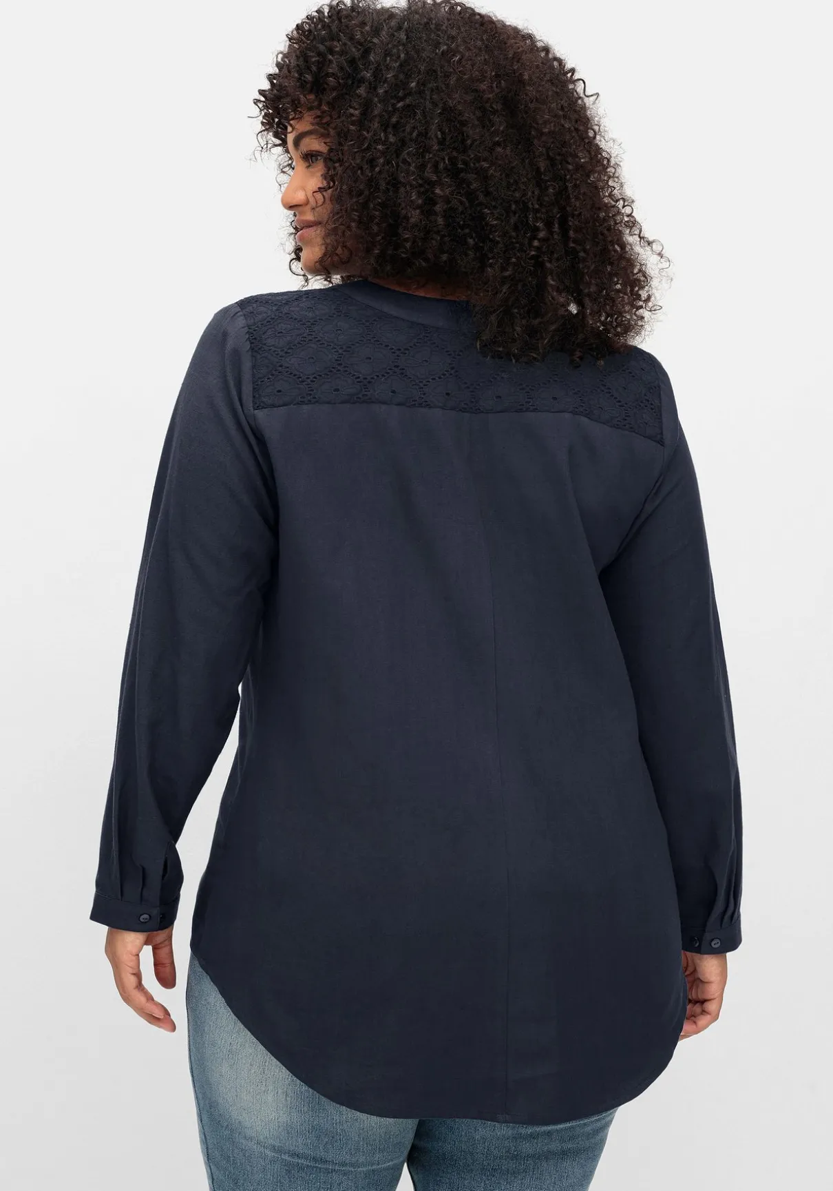 Longtunika mit Spitze am V-Ausschnitt