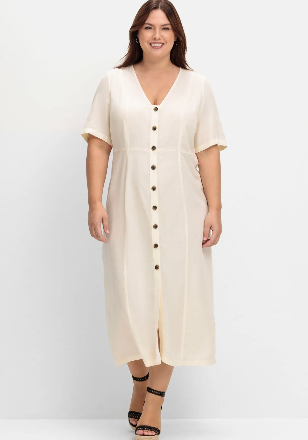 Maxikleid im Leinen-Mix, mit Knopfleiste