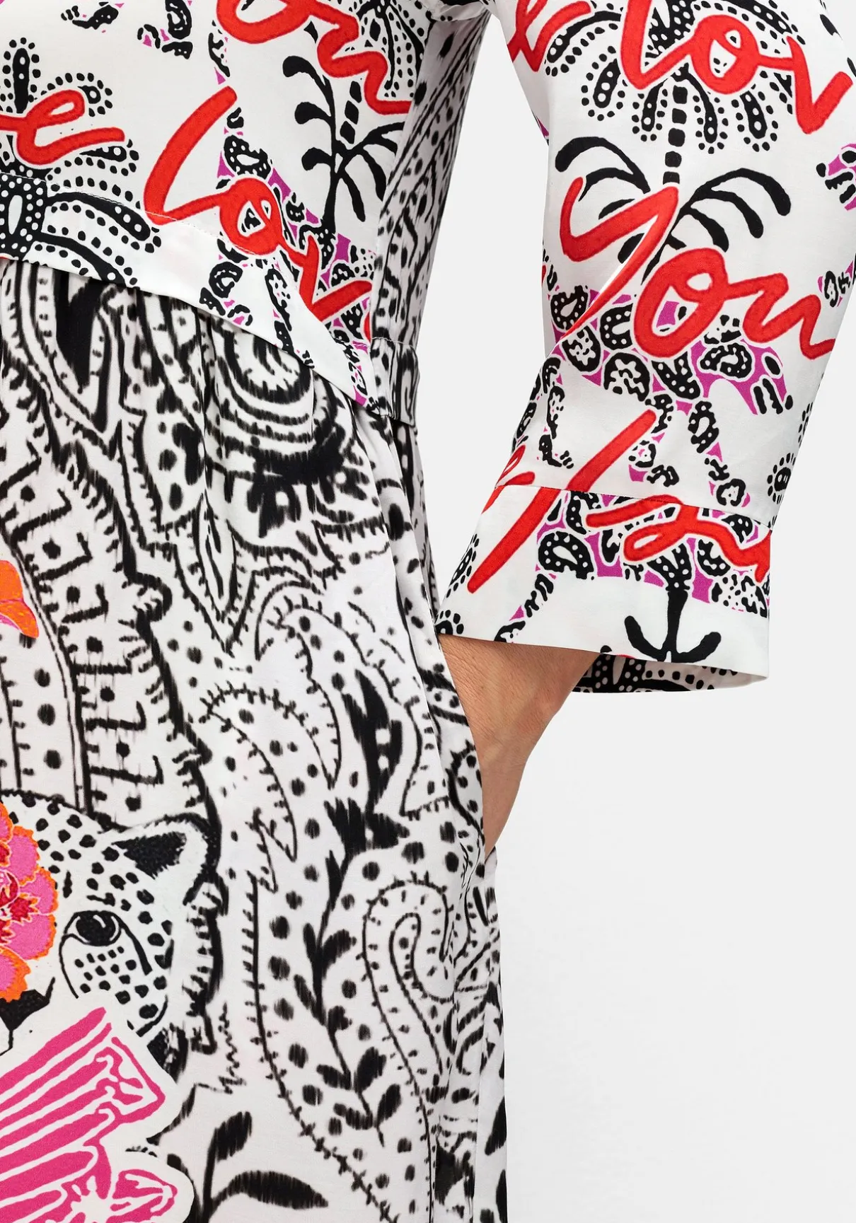 Maxikleid im Mustermix, mit Manschettenärmeln