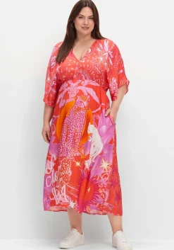 Maxikleid im Mustermix, mit tiefem V-Ausschnitt