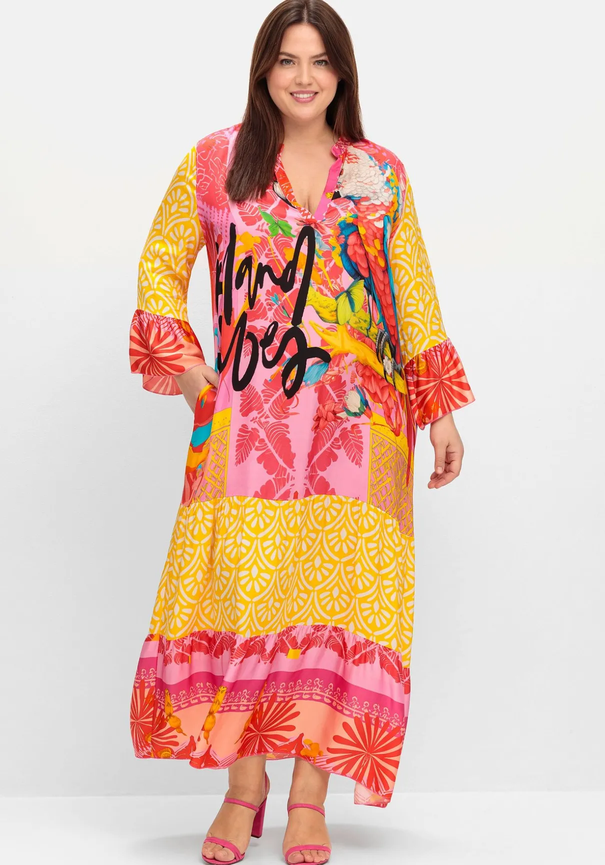 Maxikleid im Mustermix, mit Volants