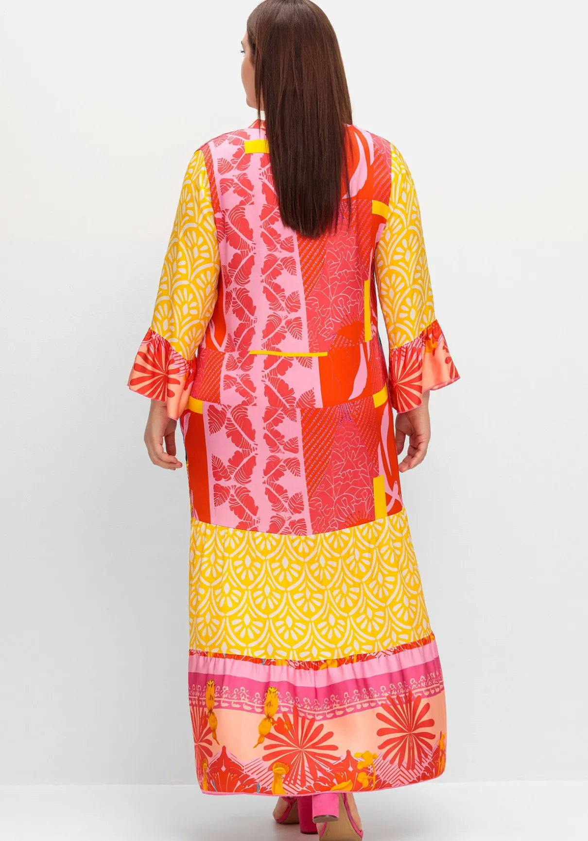 Maxikleid im Mustermix, mit Volants