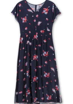 Maxikleid mit Alloverdruck und gesmokter Taille