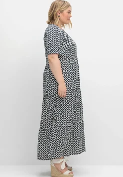 Maxikleid mit Alloverprint und Stufenvolants