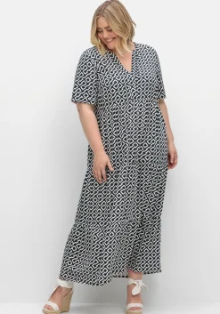 Maxikleid mit Alloverprint und Stufenvolants
