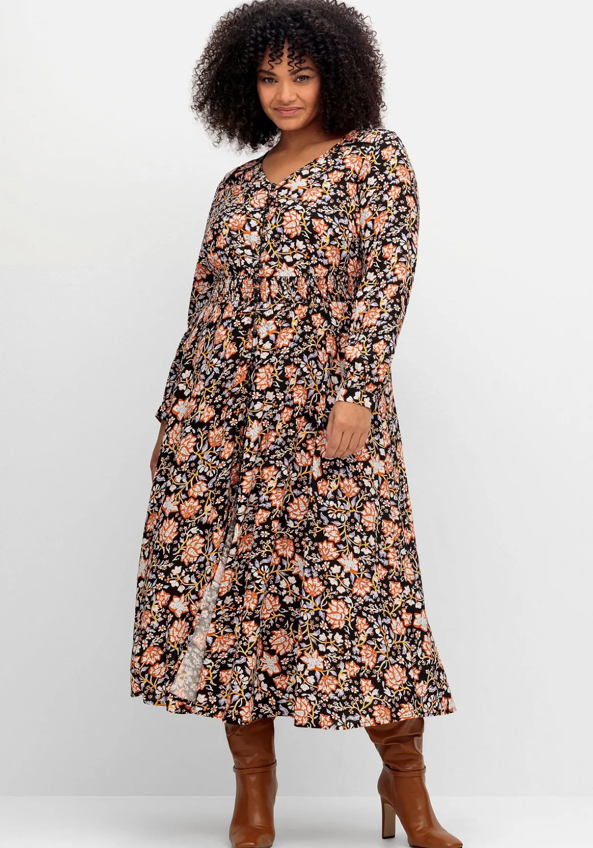 Maxikleid mit Blumenprint und gesmokter Taille