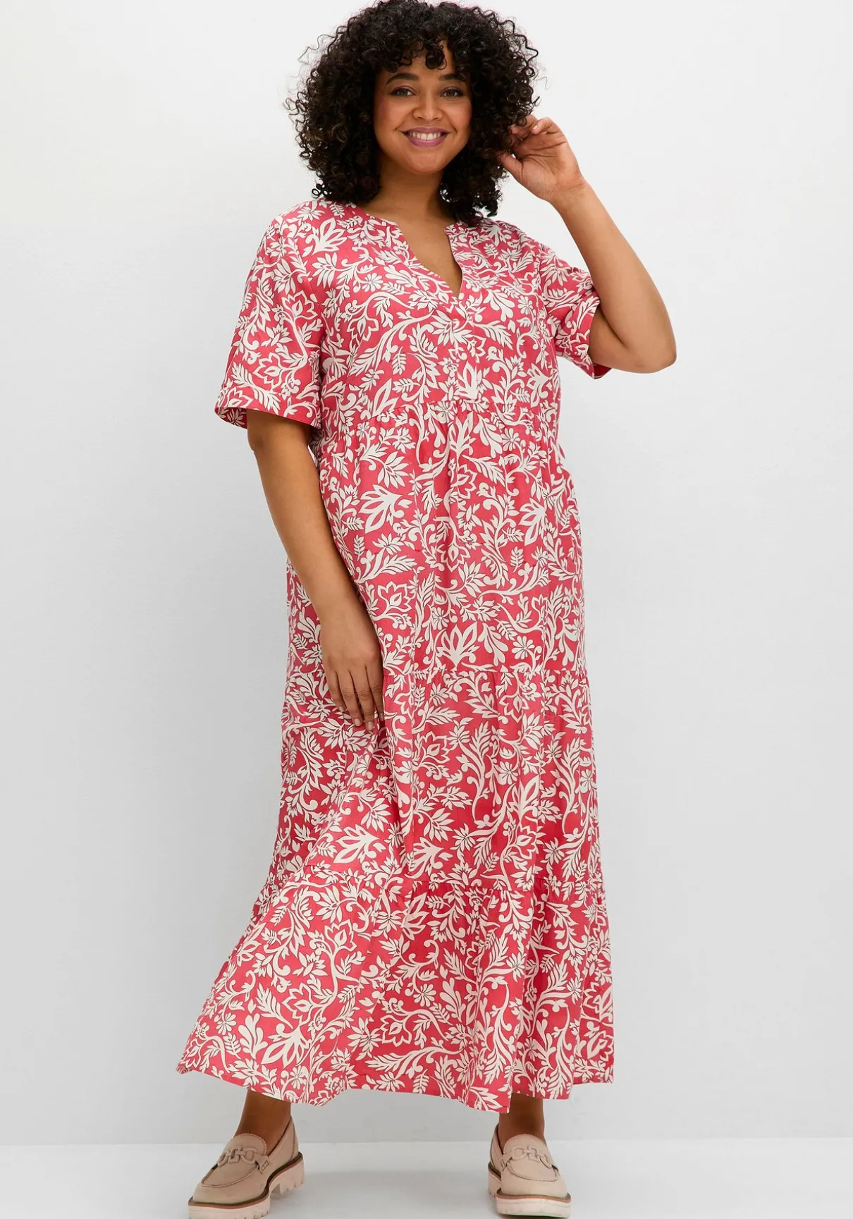 Maxikleid mit grafischem Alloverprint