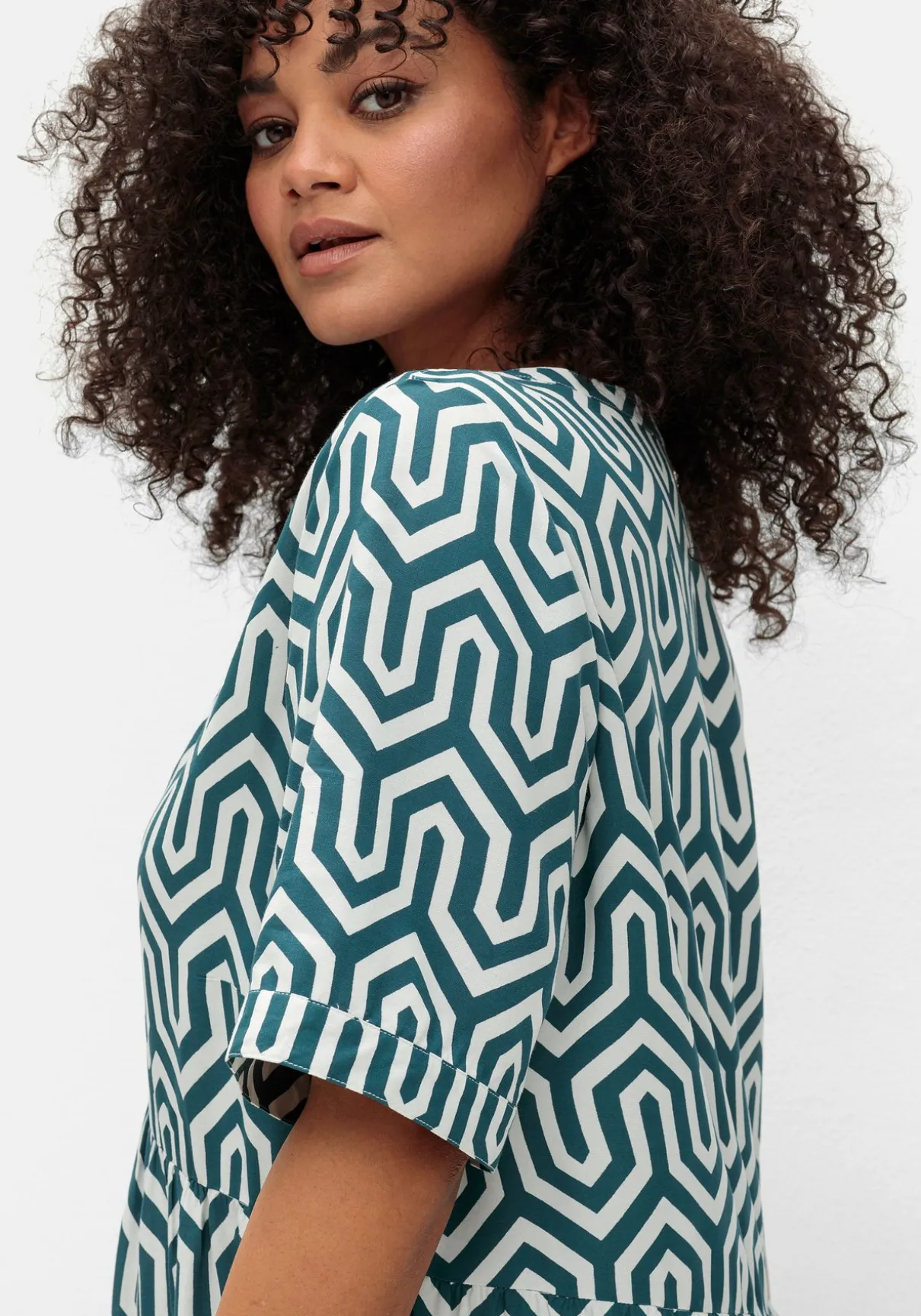 Maxikleid mit grafischem Alloverprint