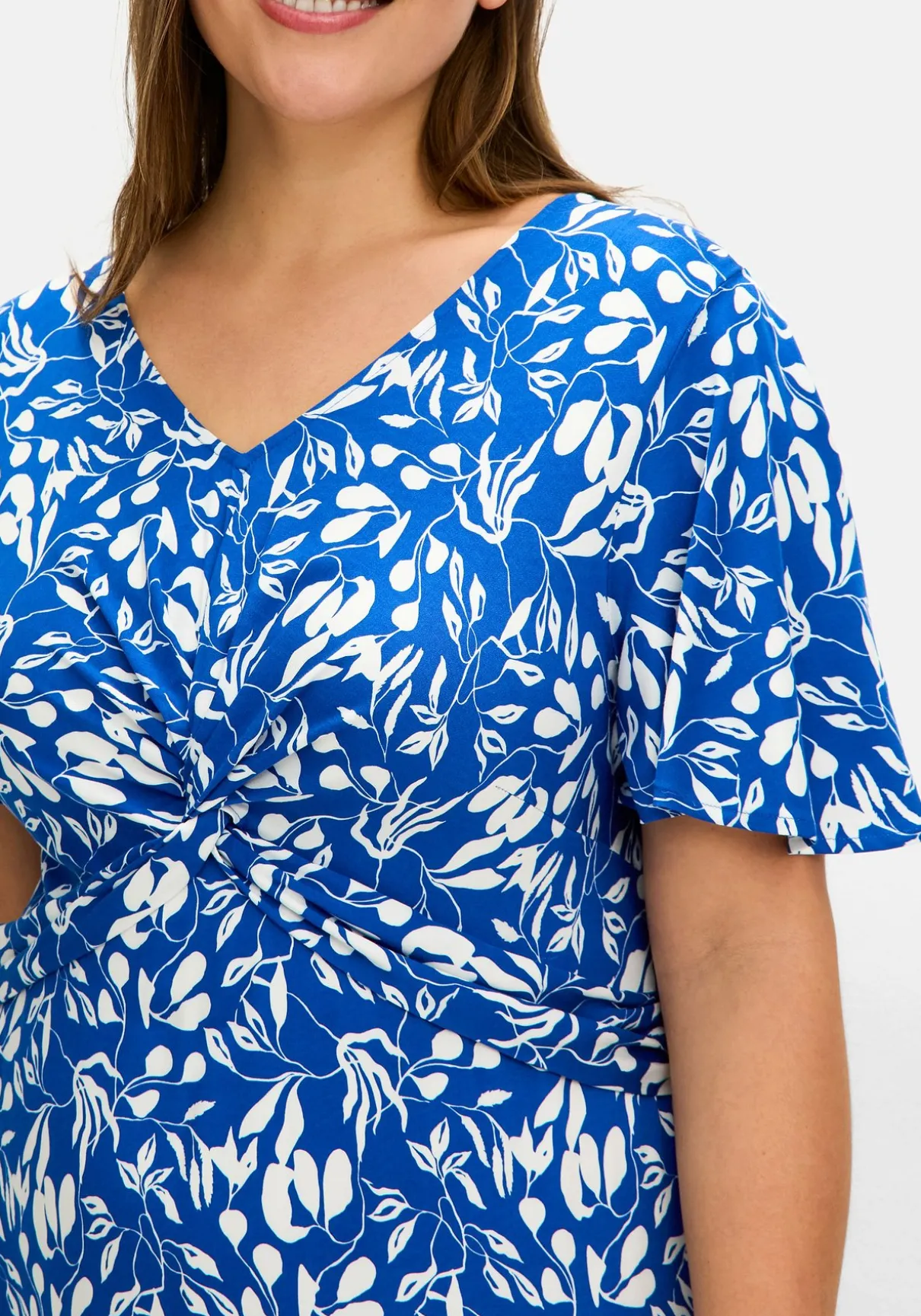 Maxikleid mit Knotendetail in der Taille