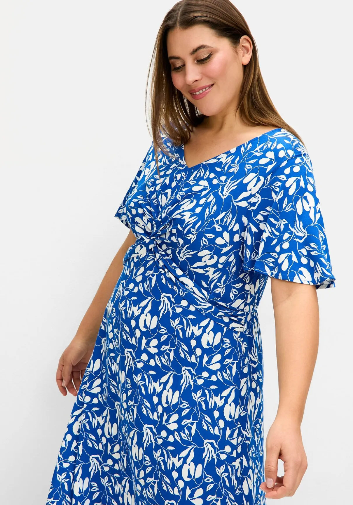 Maxikleid mit Knotendetail in der Taille