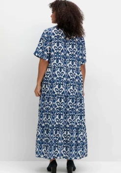 Maxikleid mit Ornamentdruck und Stufenrock