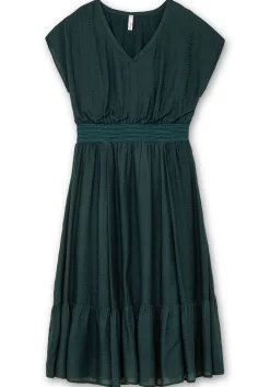 Maxikleid mit Smokbund und Volant am Saum