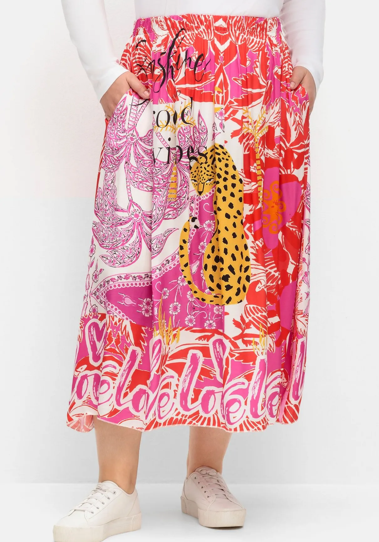 Maxirock im Mustermix, aus Viskose-Satin