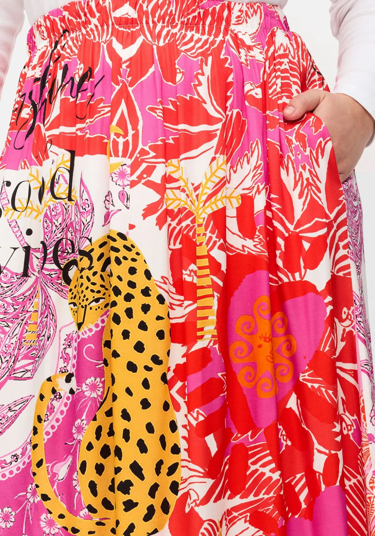 Maxirock im Mustermix, aus Viskose-Satin