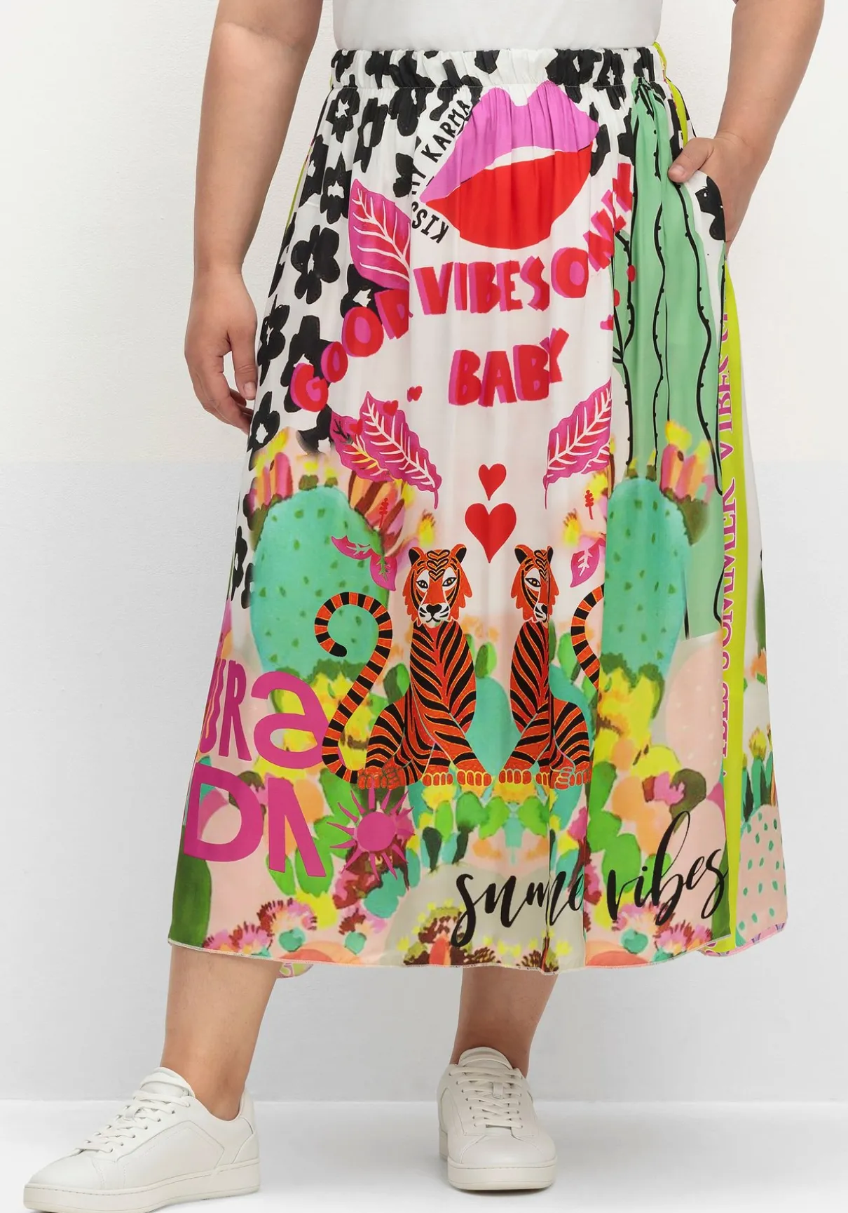 Maxirock aus Viskose-Satin, im Multicolor-Muster