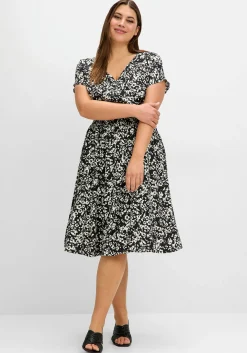 Midikleid mit Smokbund und weitem Rock