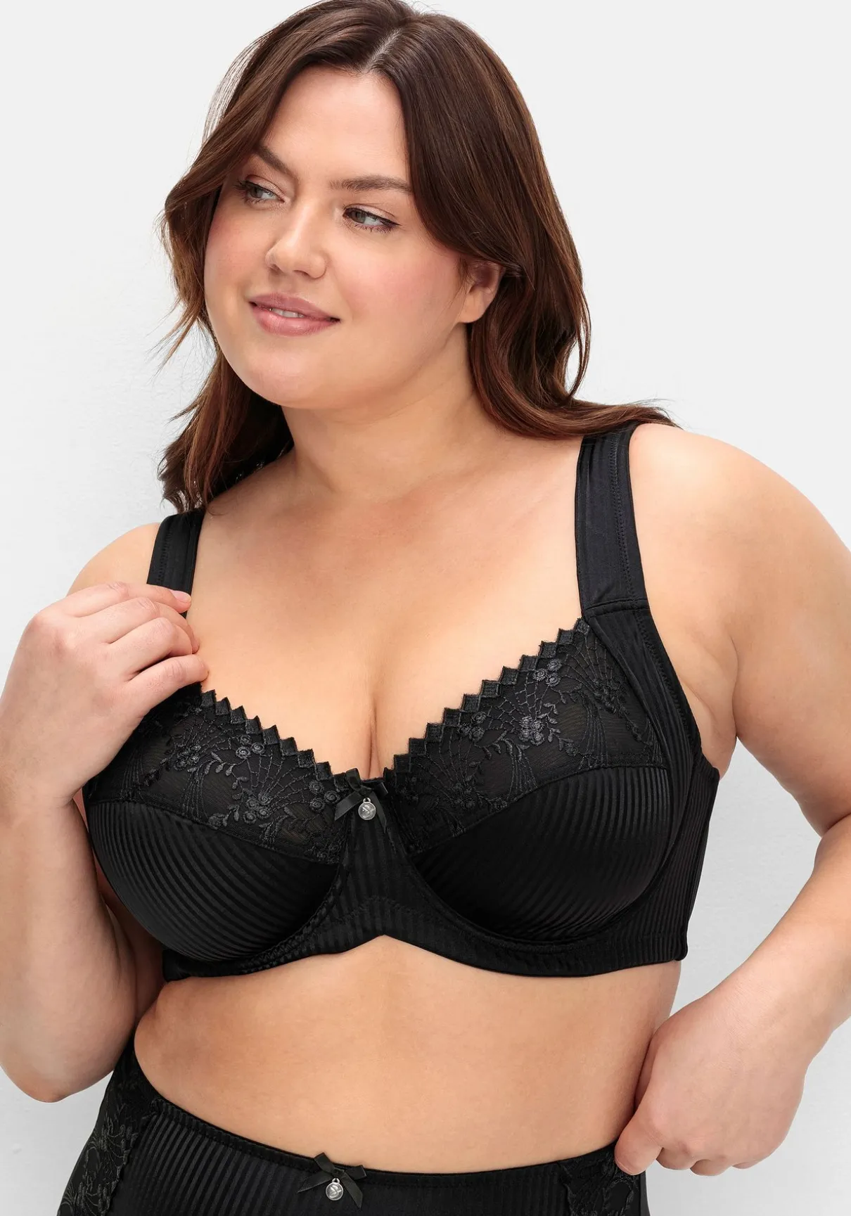 Minimizer-BH mit floraler Spitze und tonigen Streifen