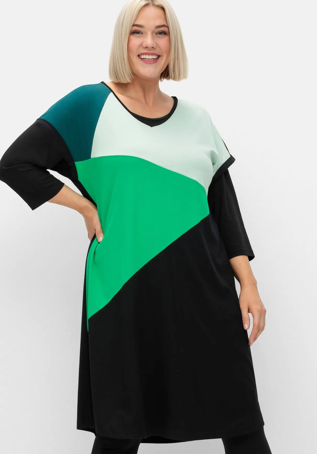 Oversized-Shirtkleid mit Grafikprint vorn