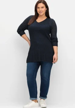 Pullover aus Ajourstrick, in leichter A-Linie