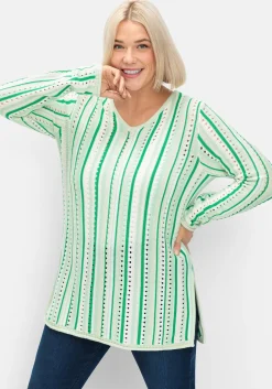 Pullover aus Ajourstrick, mit Längsstreifen