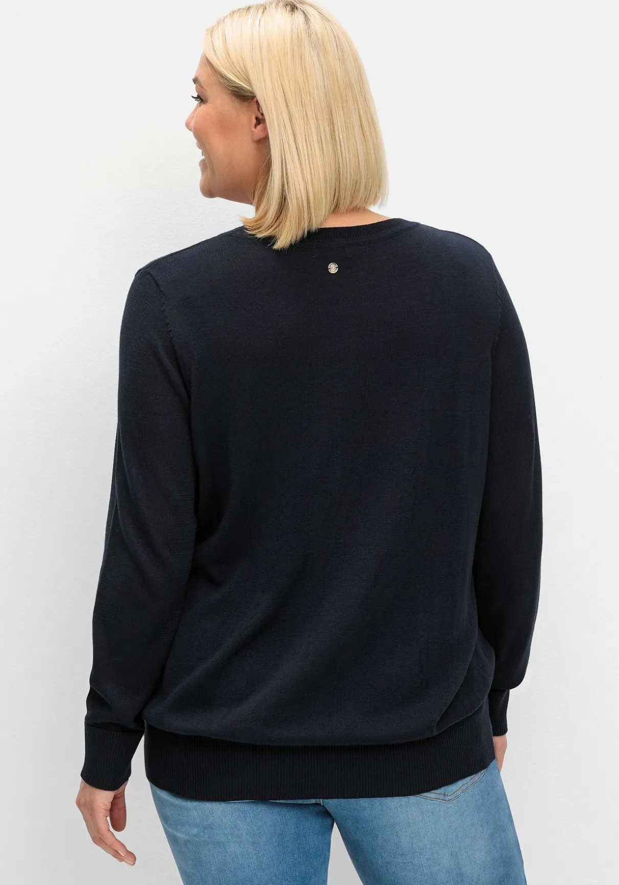 Pullover aus leichtem Strick, mit Rundhalsausschnitt