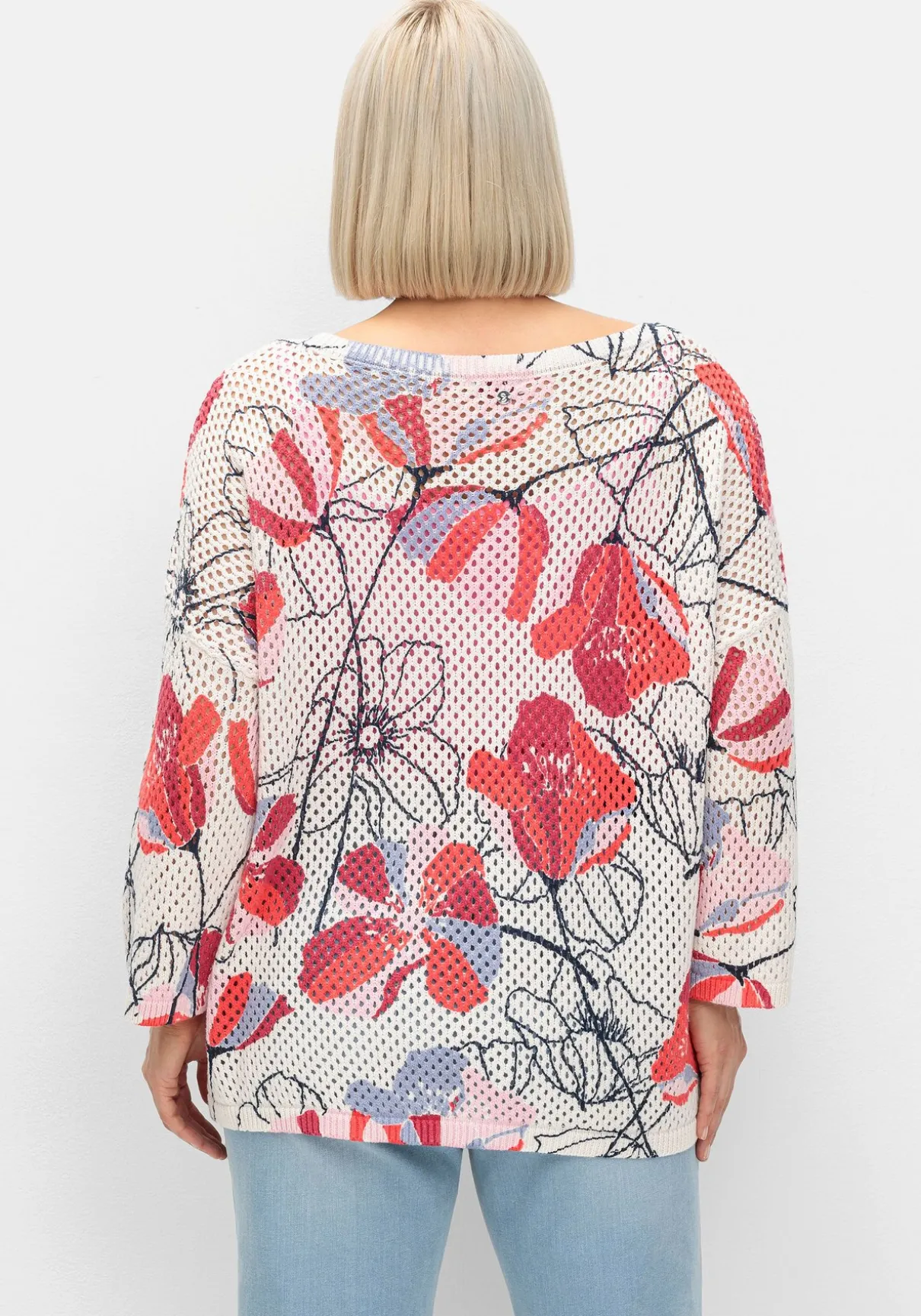 Pullover im Ajourstrick, mit Blumenmuster