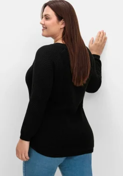 Pullover im Strukturstrick, mit Zierknöpfen seitlich