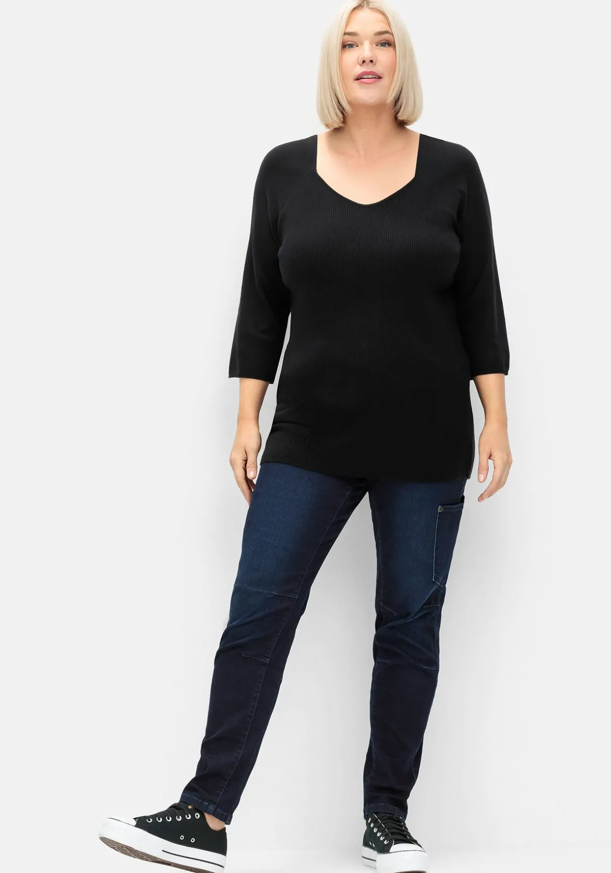 Pullover mit V-Ausschnitt, in Rippstruktur