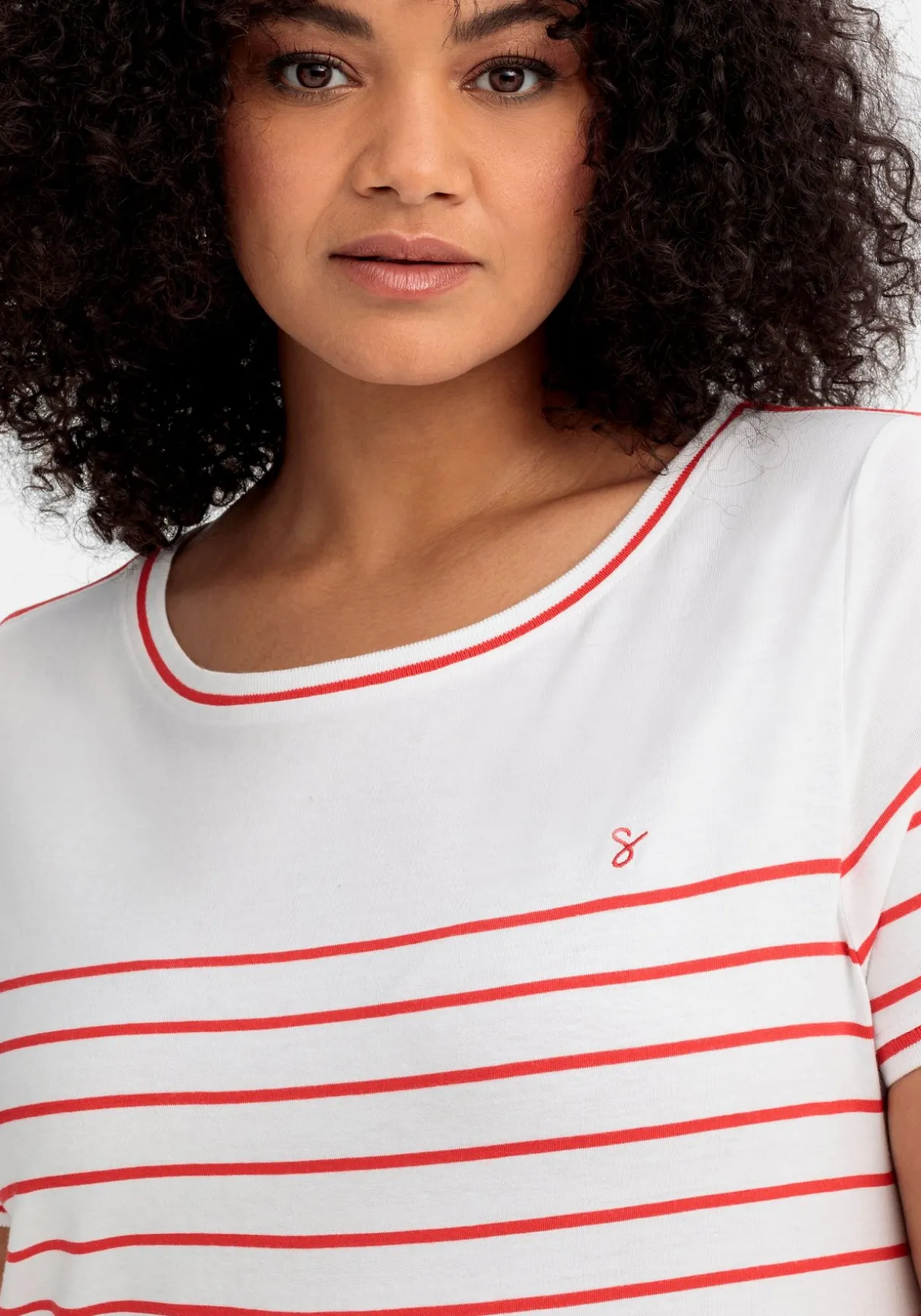 Ringelshirt mit Kontrastdetails