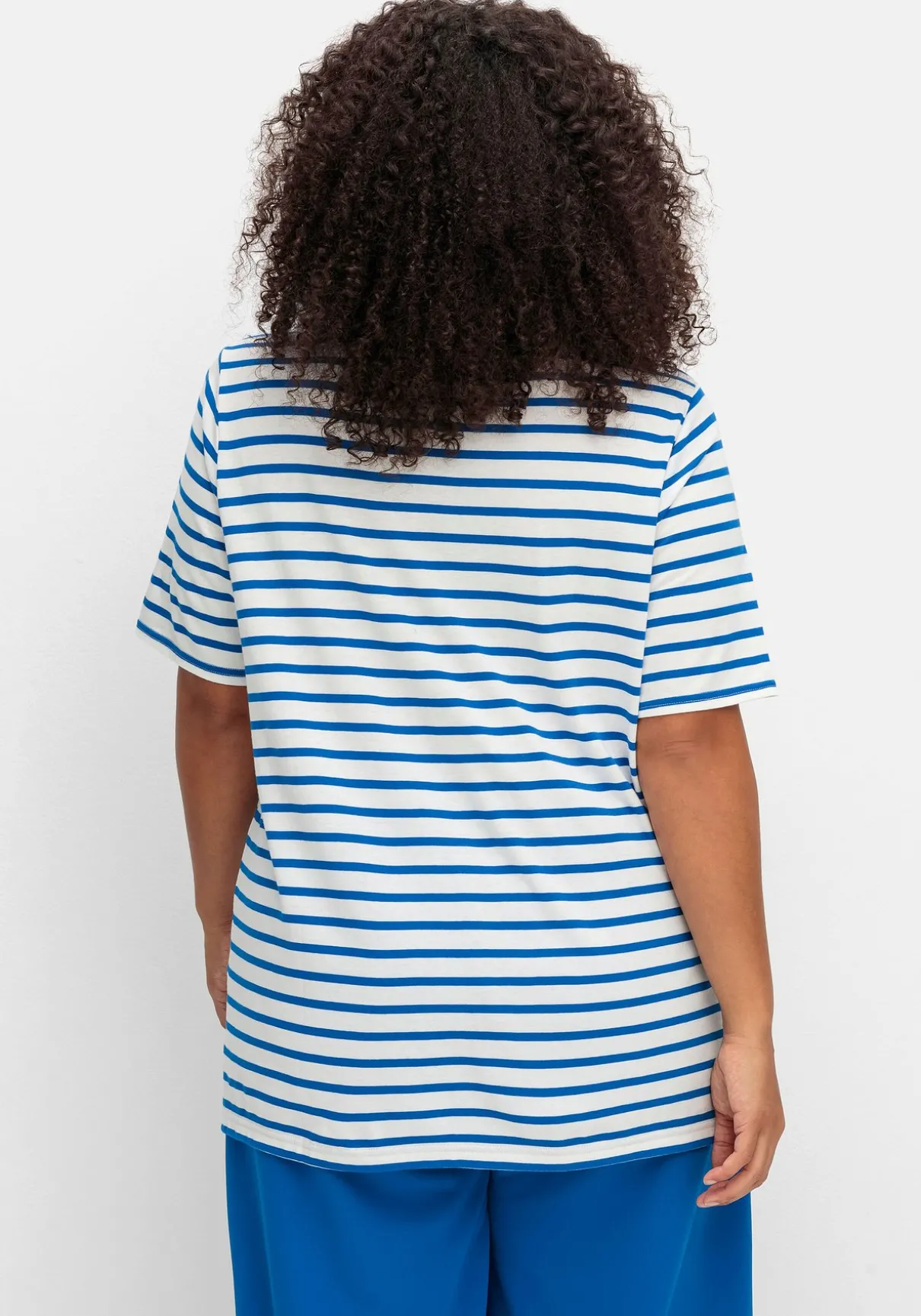 Ringelshirt mit Spitzenborte am Ausschnitt