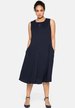 Ärmelloses Cocktailkleid mit Falten-Detail