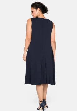 Ärmelloses Cocktailkleid mit Falten-Detail