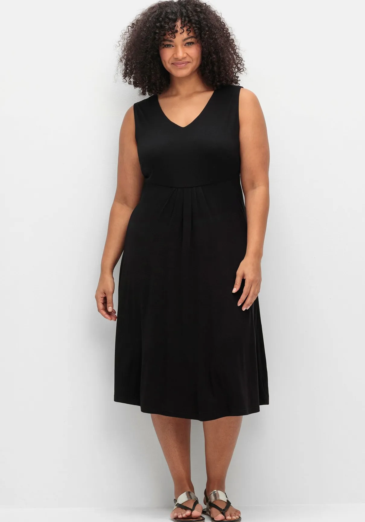 Ärmelloses Jerseykleid mit Raffung vorn