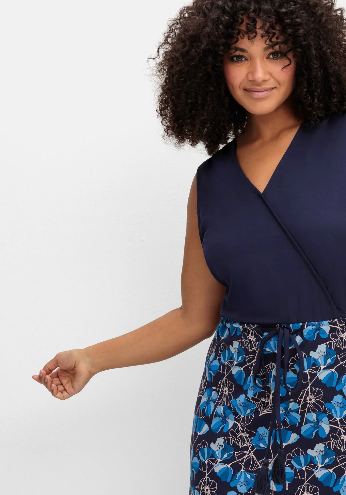 Ärmelloses Maxikleid in Wickeloptik