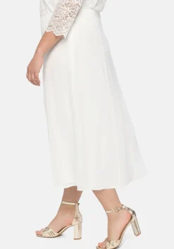 Rock in leicht ausgestellter Form