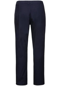 Schmal zulaufende Chinohose mit Bundfalten