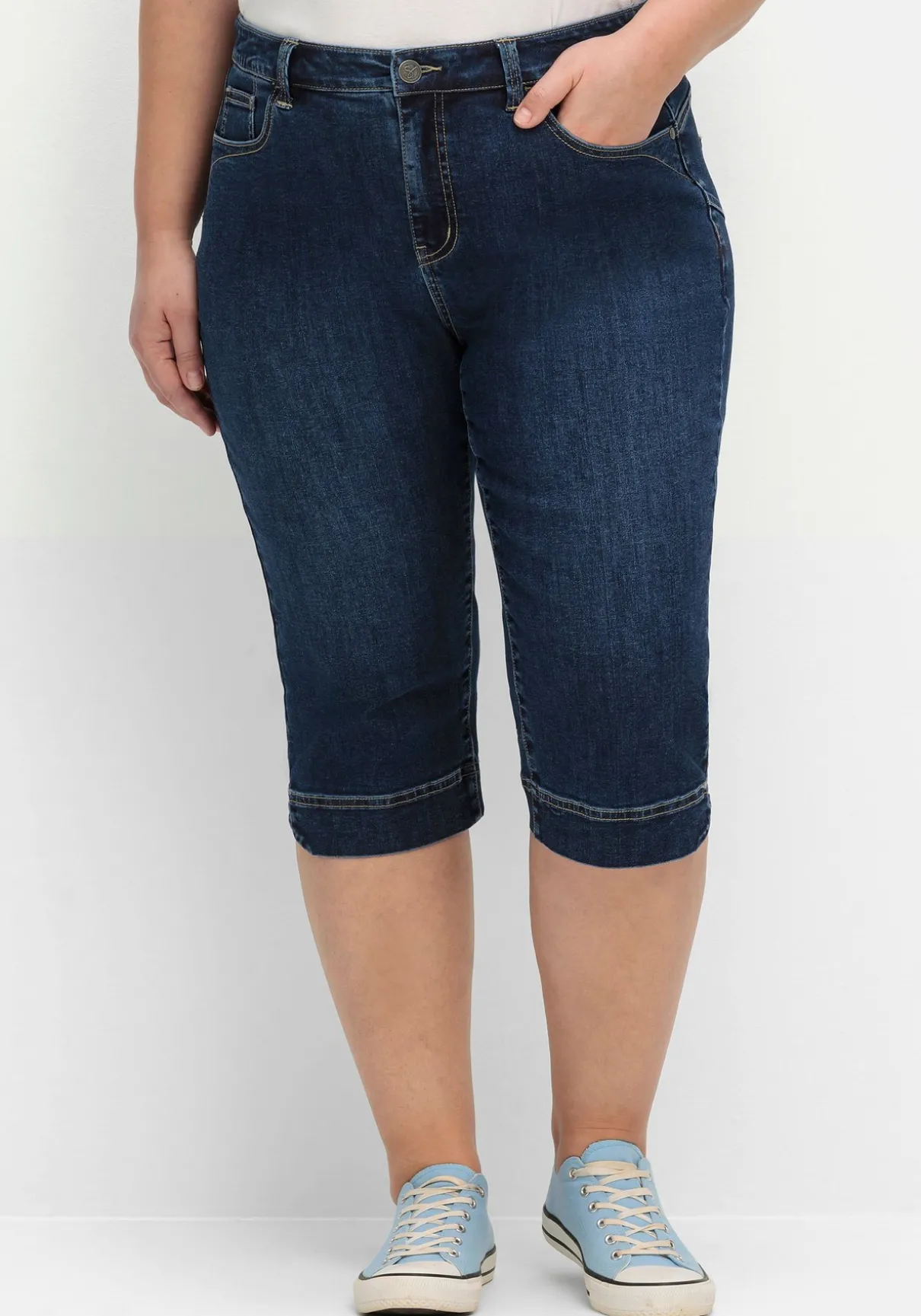 Schmale Caprijeans mit Push-up-Effekt, ultraflexibel