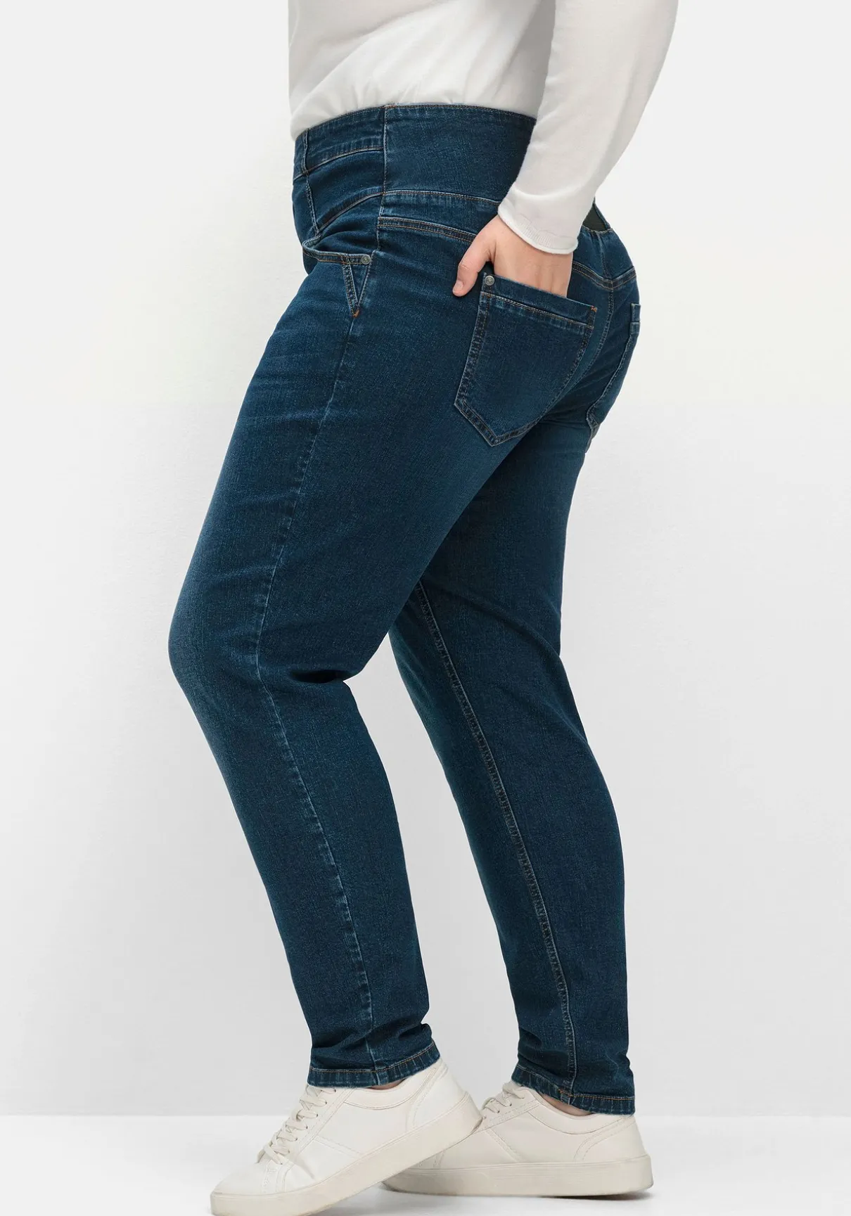 Schmale High-Waist-Jeans in Curvy-Schnitt ANNE