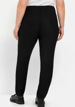 Schmale Hose in feiner Rippstruktur, mit Schlupfbund